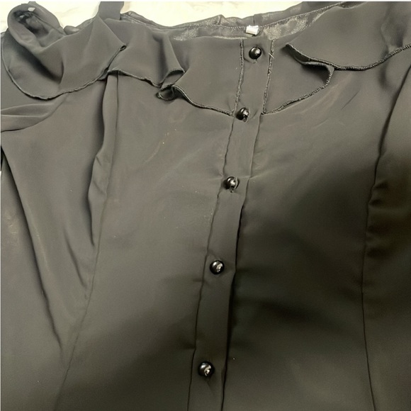 Elegant Black Off-Shoulder Dress - Picture 4 of 9